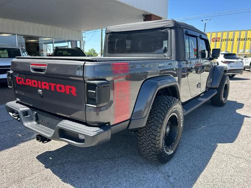Granite Crystal Metallic Clearcoat 2022 Jeep Gladiator Willys 4x4