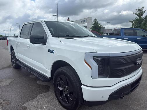 Oxford White 2024 Ford F-150 Lightning Flash