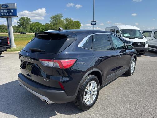 Antimatter Blue Metallic 2021 Ford Escape SE