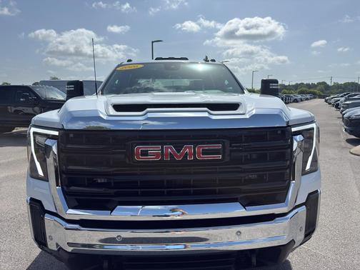 Summit White 2026 GMC Sierra 2500 Pro