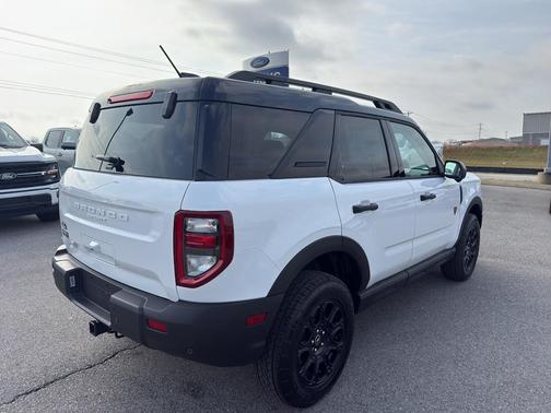 Oxford White 2026 Ford Bronco Sport Badlands