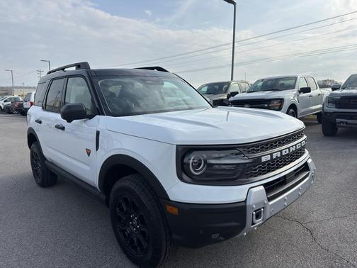 Oxford White 2026 Ford Bronco Sport Badlands