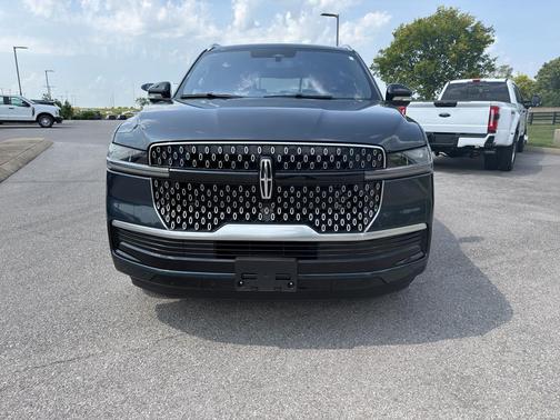 Flight Blue Metallic Clearcoat 2025 Lincoln Navigator Reserve