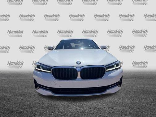 2022 BMW 530 i