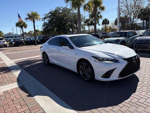 2023 Lexus ES 300h Base