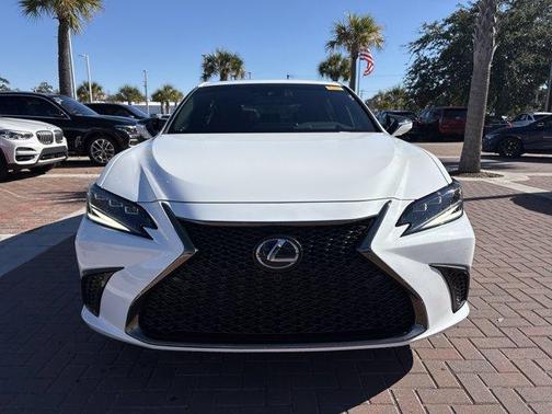 2023 Lexus ES 300h Base