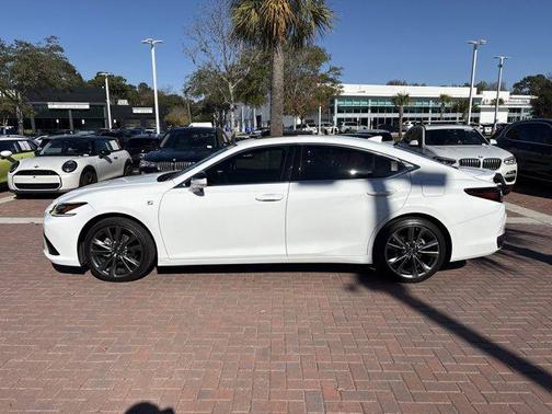 2023 Lexus ES 300h Base