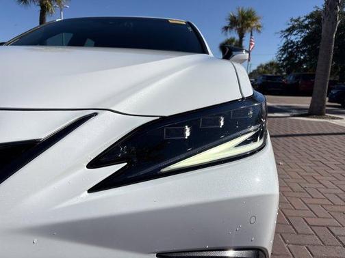 2023 Lexus ES 300h Base