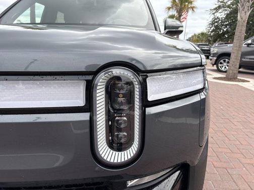 2024 Rivian R1S Adventure Quad Motor Large Pack