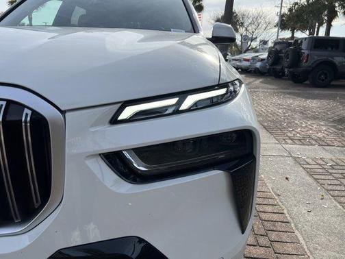 2025 BMW X7 xDrive40i