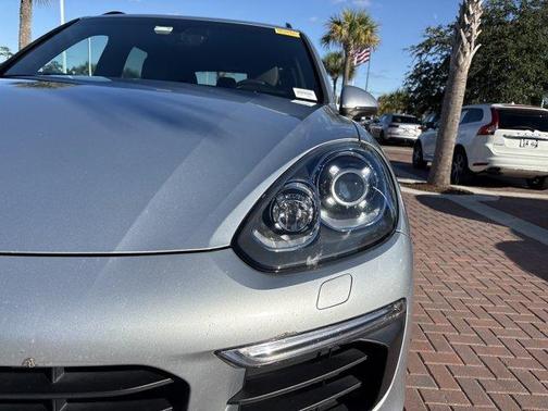 2017 Porsche Cayenne Platinum Edition