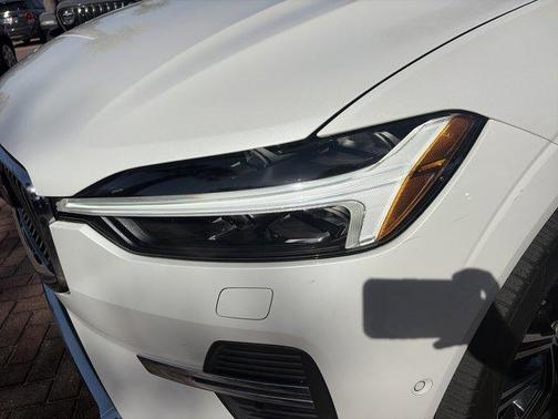 2022 Volvo XC60 B5 Inscription