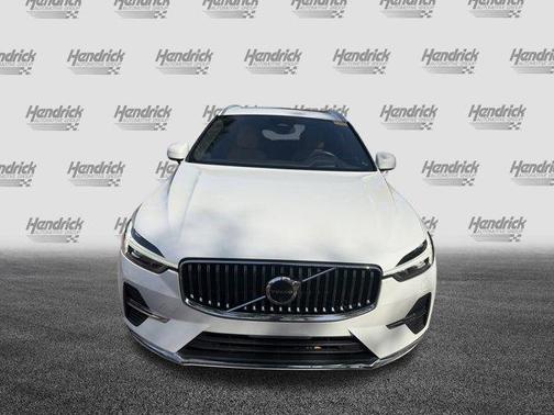 2022 Volvo XC60 B5 Inscription