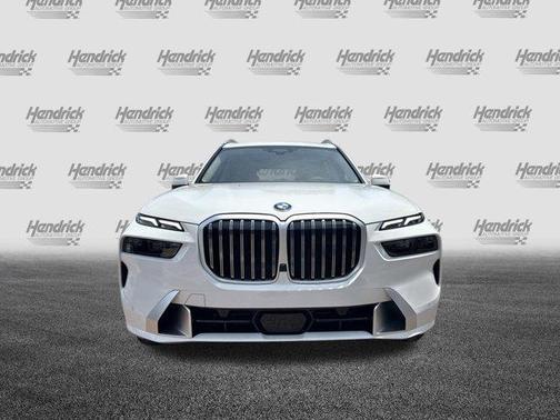 Alpine White 2026 BMW X7 xDrive40i