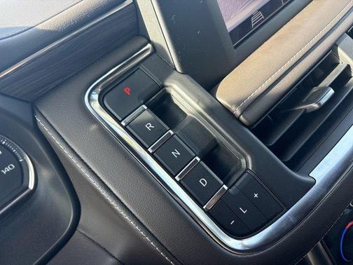 2023 Chevrolet Suburban LS