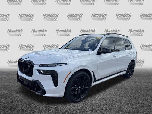 2025 BMW X7 M60i