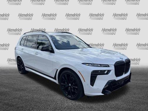 2025 BMW X7 M60i