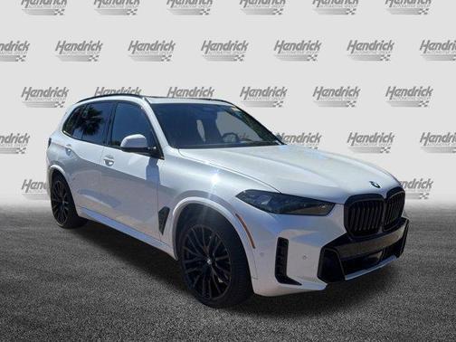 Mineral White Metallic 2024 BMW X5 xDrive40i