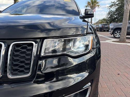 2018 Jeep Grand Cherokee Laredo E