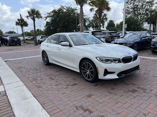 Mineral White Metallic 2022 BMW 330 i