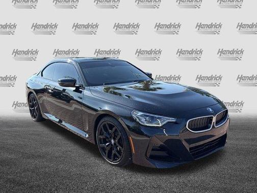 2025 BMW 230 i