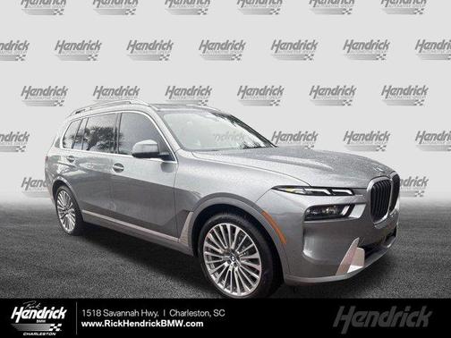 Gray Metallic 2026 BMW X7 xDrive40i