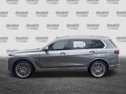Gray Metallic 2026 BMW X7 xDrive40i