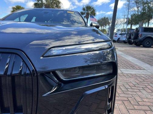 2023 BMW 760 760i xDrive