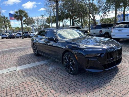 2023 BMW 760 760i xDrive