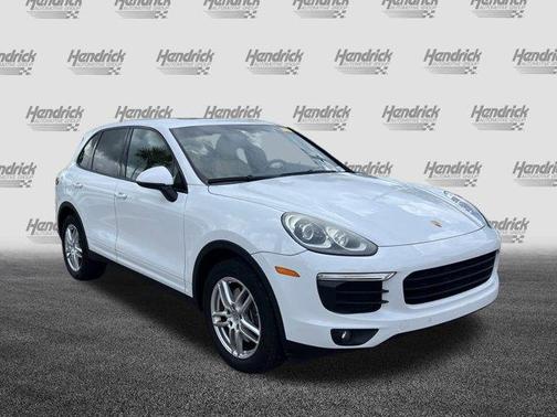 2017 Porsche Cayenne Base (Tiptronic)