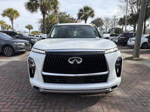 2025 INFINITI QX80 Luxe