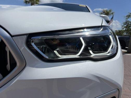 2022 BMW X6 xDrive40i