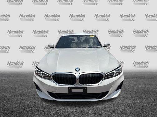 2025 BMW 330 i xDrive