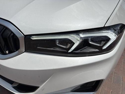 2025 BMW 330 i xDrive