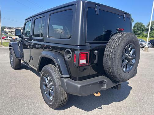 Black Clearcoat 2026 Jeep Wrangler 4-Door 85th Anniversary Edition