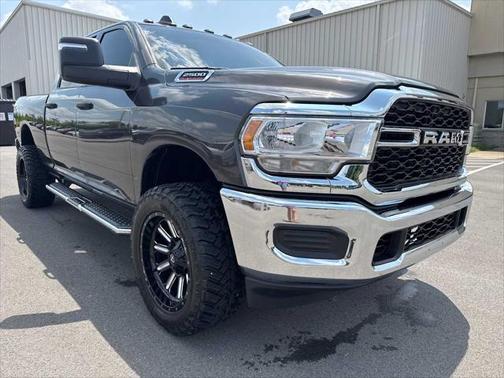 2024 RAM 2500 Tradesman Crew Cab 4x4 6'4' Box