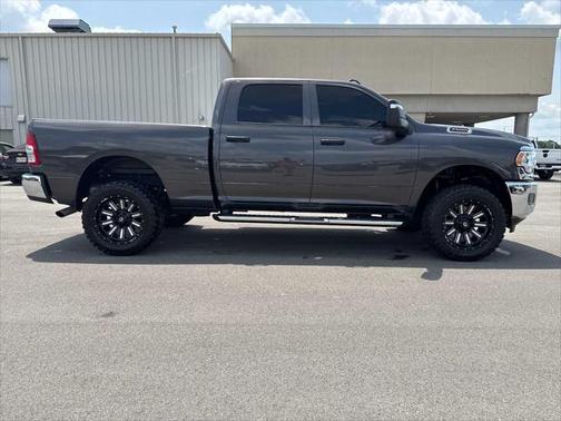 2024 RAM 2500 Tradesman Crew Cab 4x4 6'4' Box