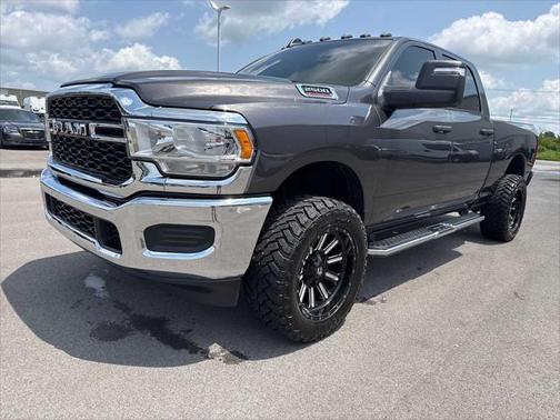 2024 RAM 2500 Tradesman Crew Cab 4x4 6'4' Box