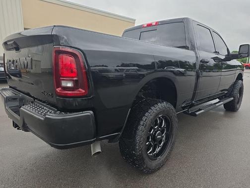 Diamond Black Crystal Pearlcoat 2025 RAM 2500 Tradesman Crew Cab 4x4 6'4' Box