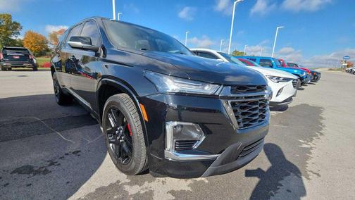 Mosaic Black Metallic 2023 Chevrolet Traverse Premier