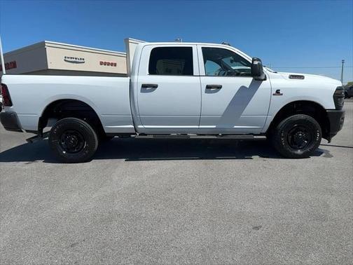 2025 RAM 2500 Tradesman Crew Cab 4x4 6'4' Box