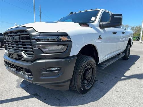 2025 RAM 2500 Tradesman Crew Cab 4x4 6'4' Box