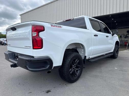 Summit White 2022 Chevrolet Silverado 1500 Limited Custom Trail Boss