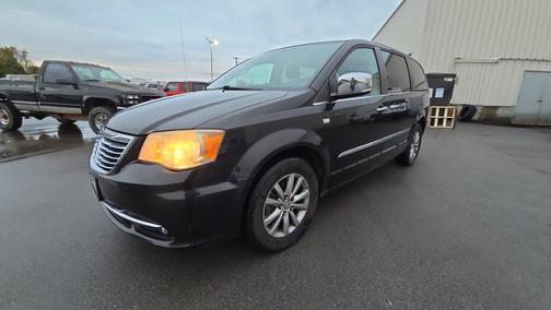 2014 Chrysler Town & Country Touring-L
