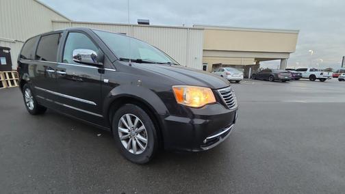 2014 Chrysler Town & Country Touring-L