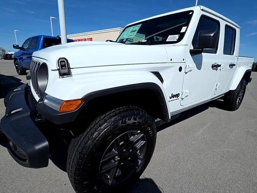 Bright White Clearcoat 2026 Jeep Gladiator Sport S