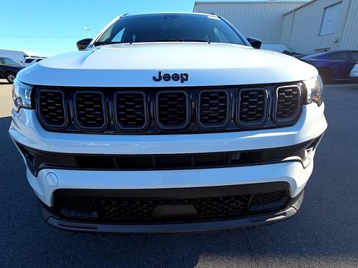 Bright White Clearcoat 2026 Jeep Compass Latitude