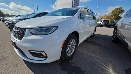 2022 Chrysler Pacifica Touring L