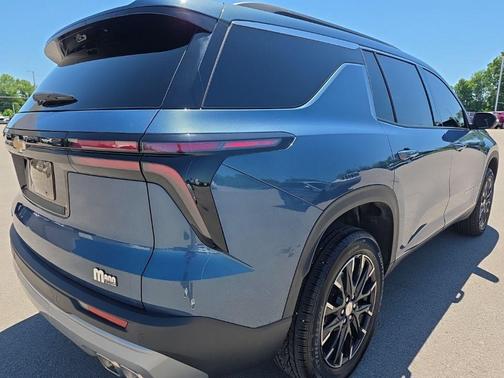 Lakeshore Blue Metallic 2026 Chevrolet Traverse LT