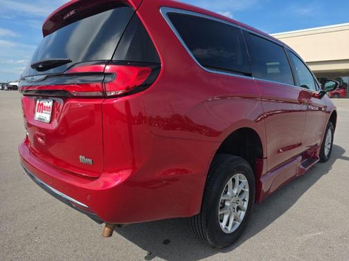Red Hot Pearlcoat 2024 Chrysler Pacifica Touring L